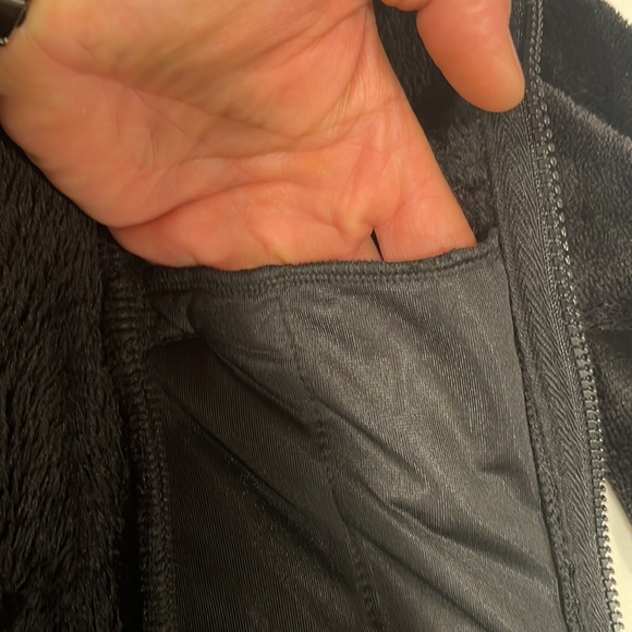 32 DEGREES HEAT BLACK PLUSH FUR JACKET. SIZE: Small - Picture 11 of 12